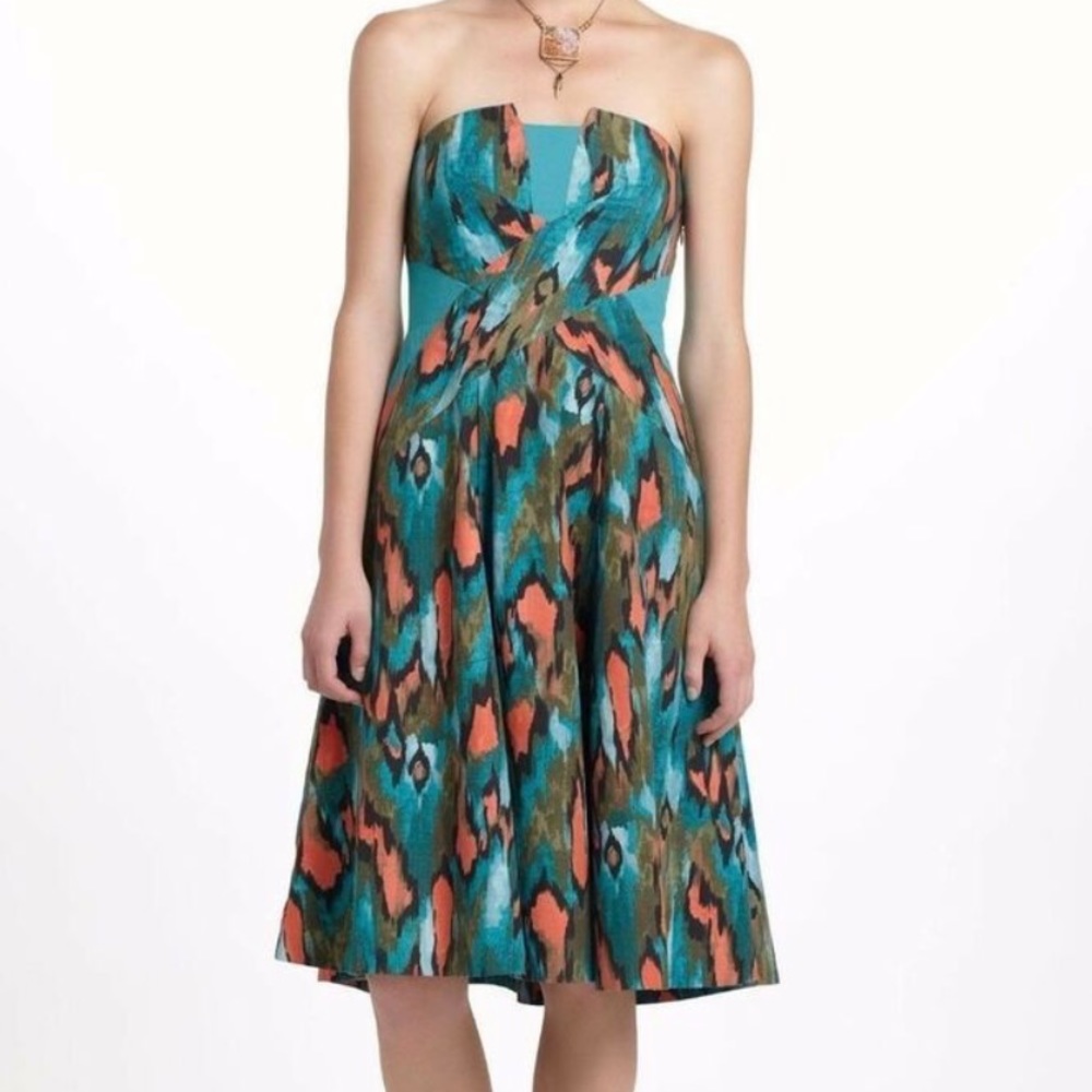 Girls from Savoy dress 👗
